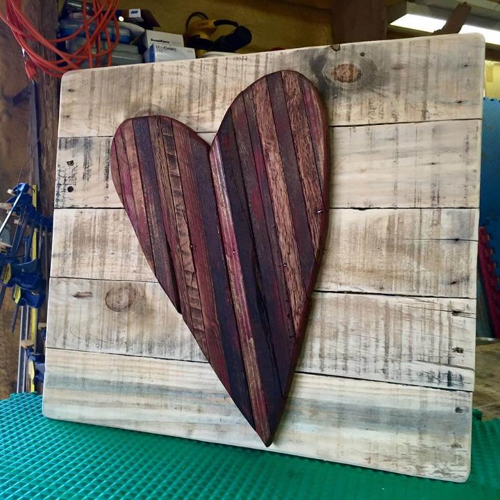 wooden pallet heart wall art