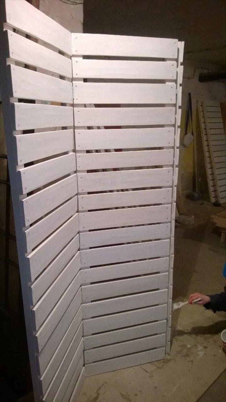 upcycled pallet room divider