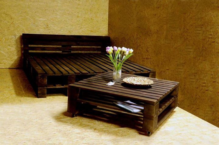 pallet sofa and coffee table