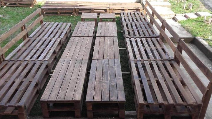 Upcycled pallet seating set