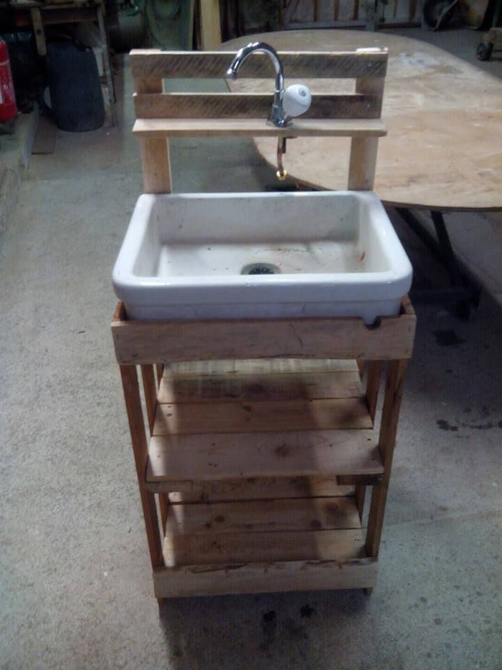 recycled pallet outdoor sink