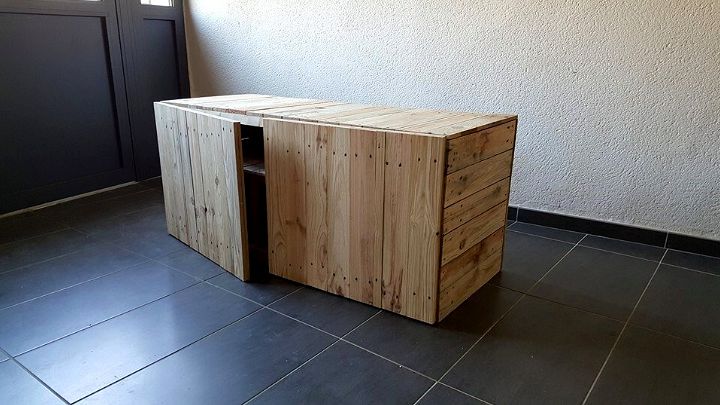 recycled pallet mini cabinet