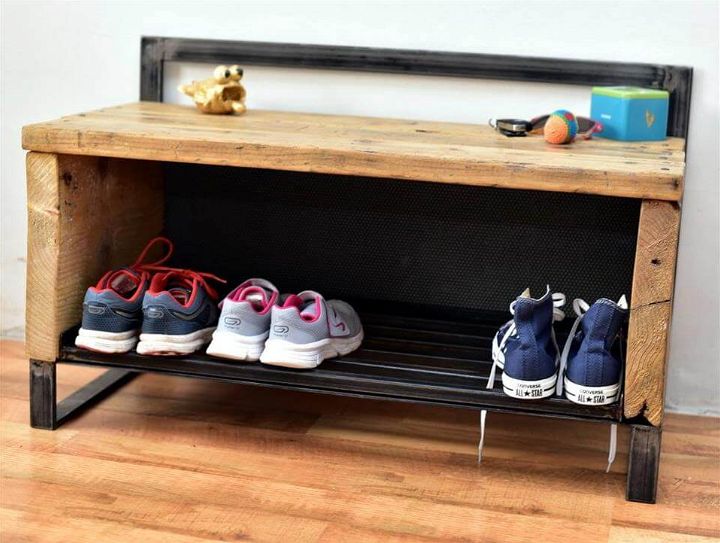 shoes rack made of pallets and metal scrap