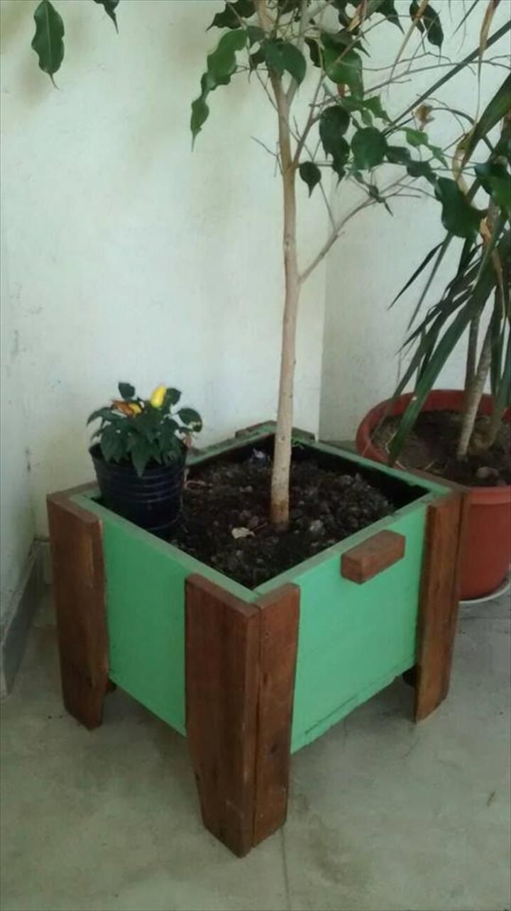upcycled wooden pallet painted planter