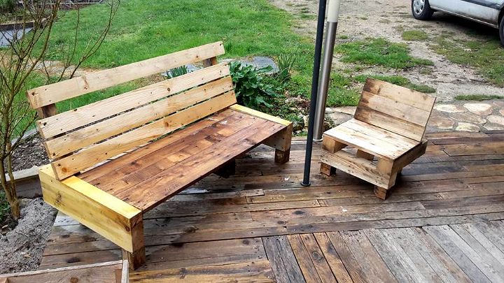 siy pallet bench with small chair