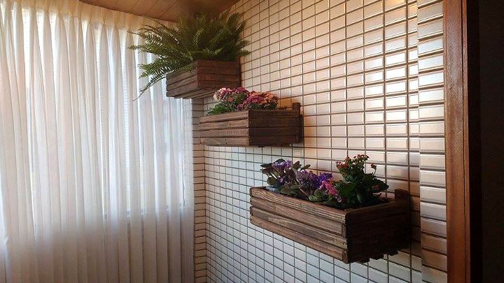 recycled pallet wall hanging planters