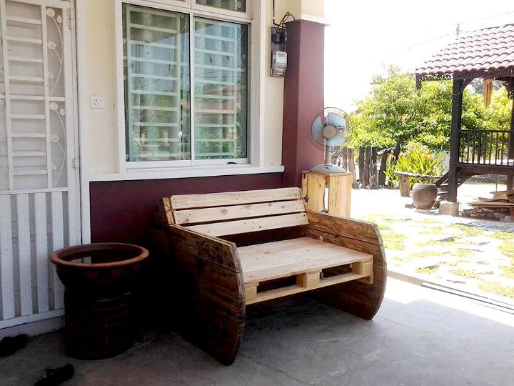 handcrafted wooden pallet and spool bench