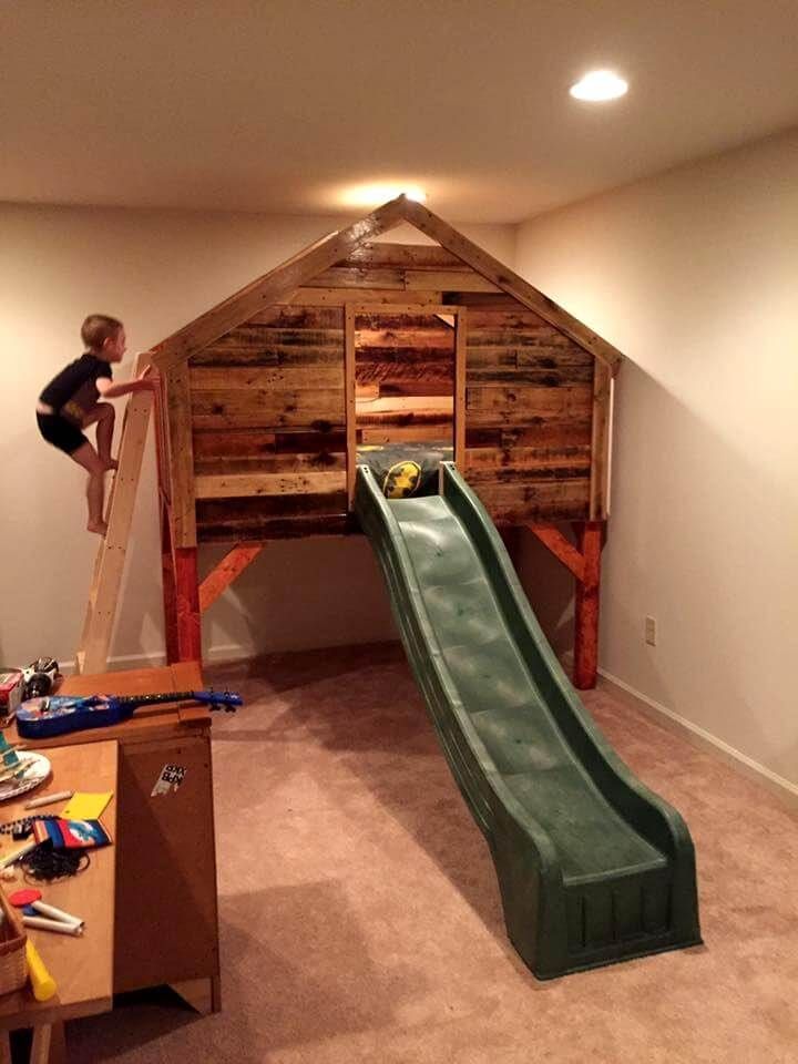 wooden pallet play house