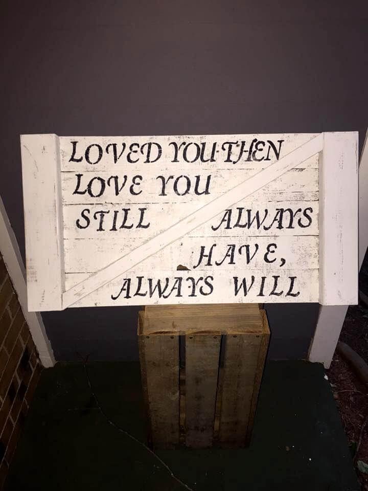 diy pallet sign or quoted board
