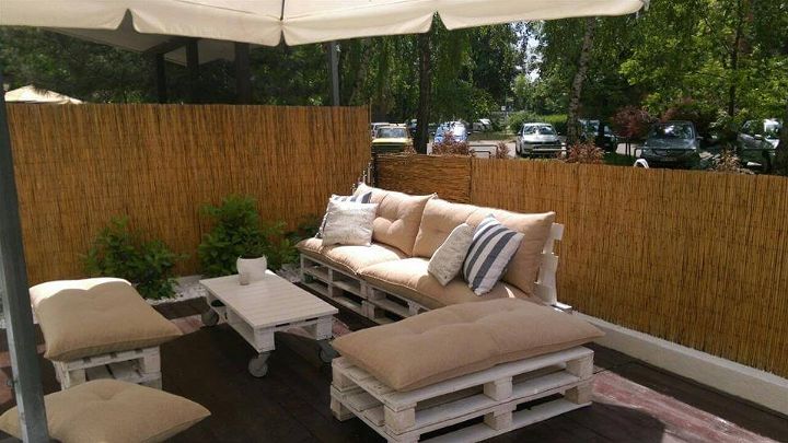 wooden pallet deck party lounge