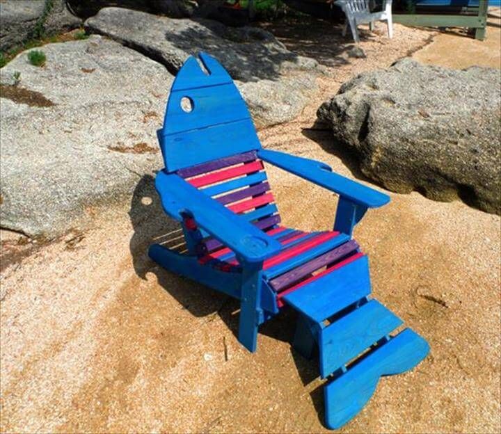 wooden pallet blue and red fish Adirondack chair