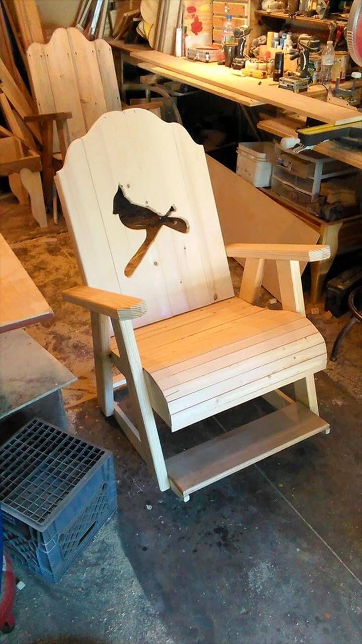 chair out of pallets