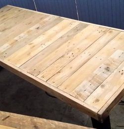 no-cost pallet large table