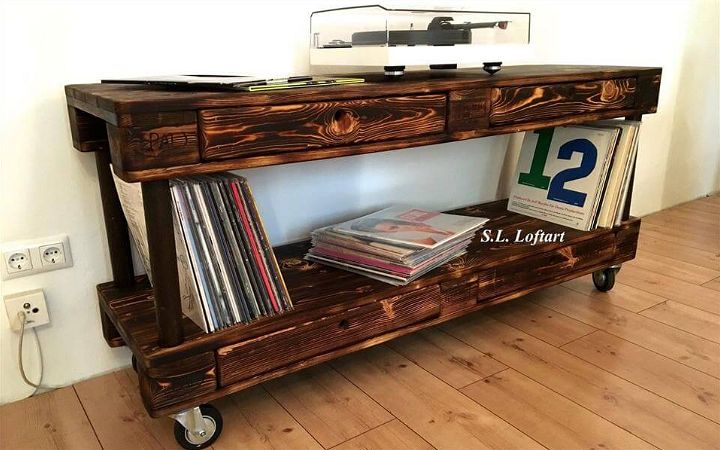 media console made of pallets