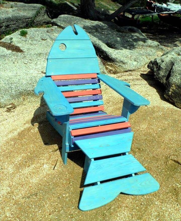 turquoise and red painted pallet cool fish Adirondack chair