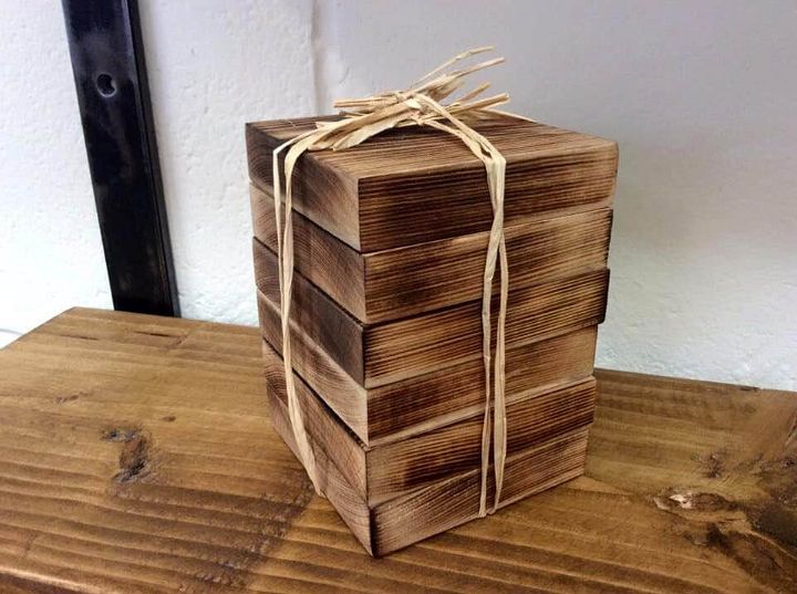 Wooden pack of six pallet coasters
