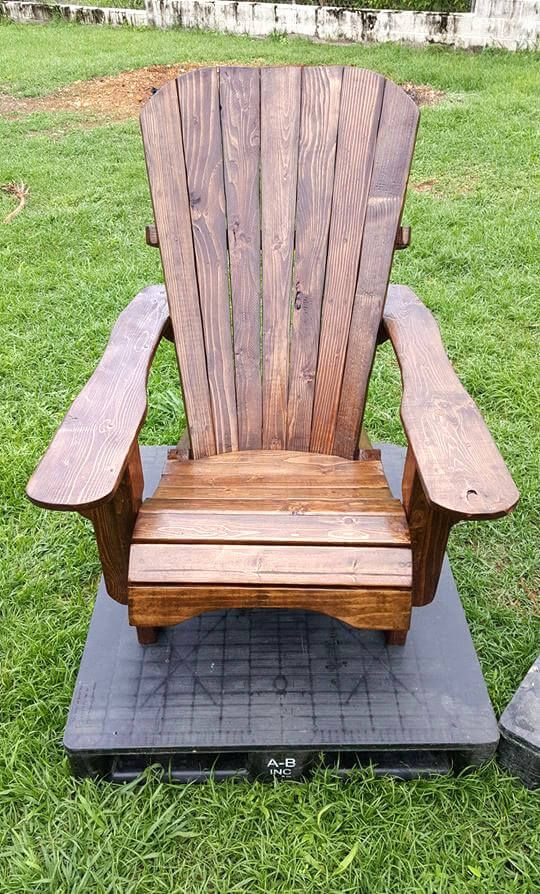 pallet Adirondack chair