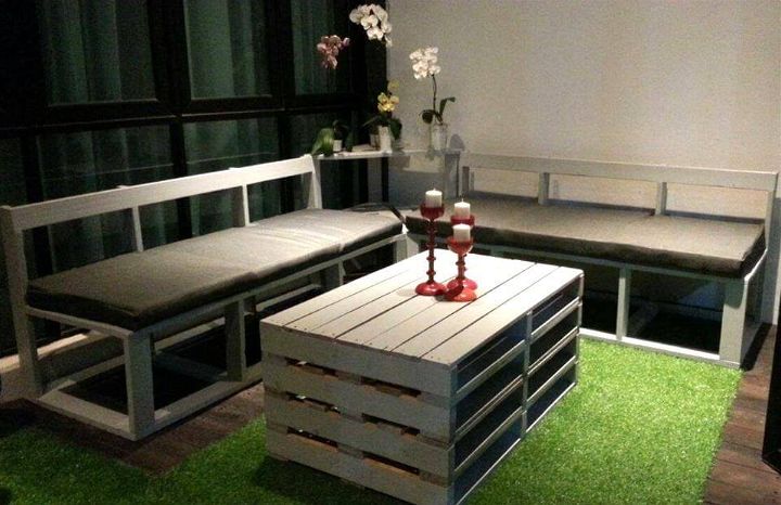 wooden pallet patio seating