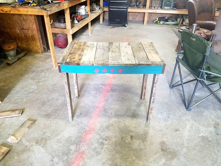 rustic wooden pallet table