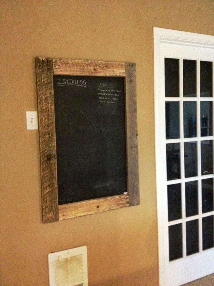 wooden pallet chalkboard