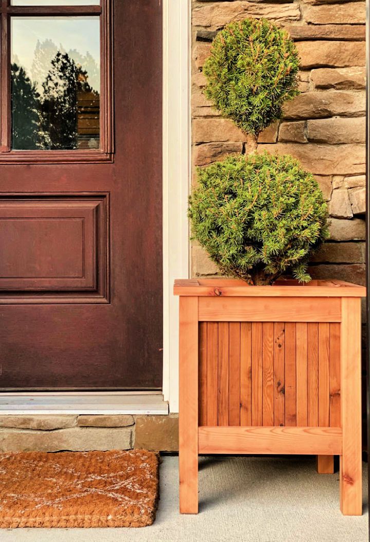 How To Build an Outdoor Wood Planter