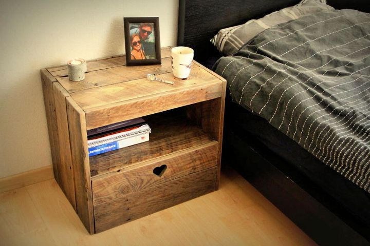 How To Build a Pallet Nightstand