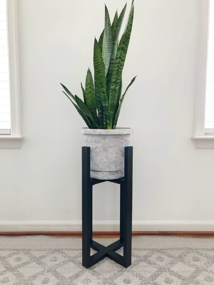 Easy DIY Plant Stand