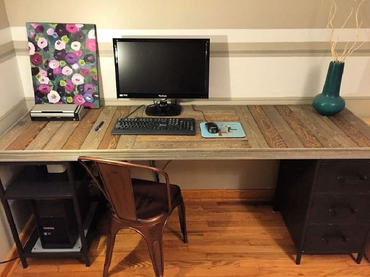 Reclaimed Wood Pallet Desk Top