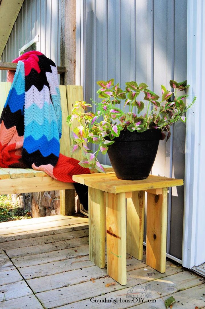 How To Build a Wooden Outdoor Stool
