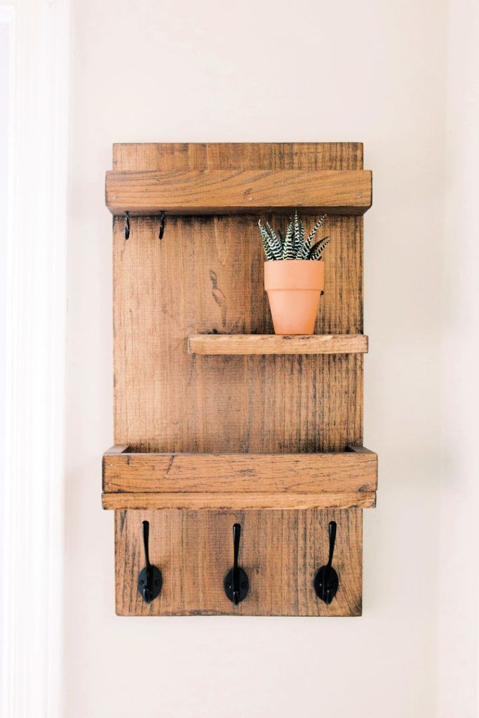 20 Homemade DIY Key Holder Ideas - Pallet Ideas