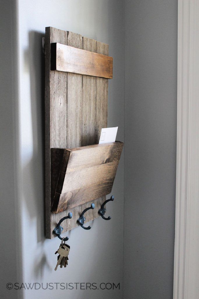 20 Homemade DIY Key Holder Ideas - Pallet Ideas