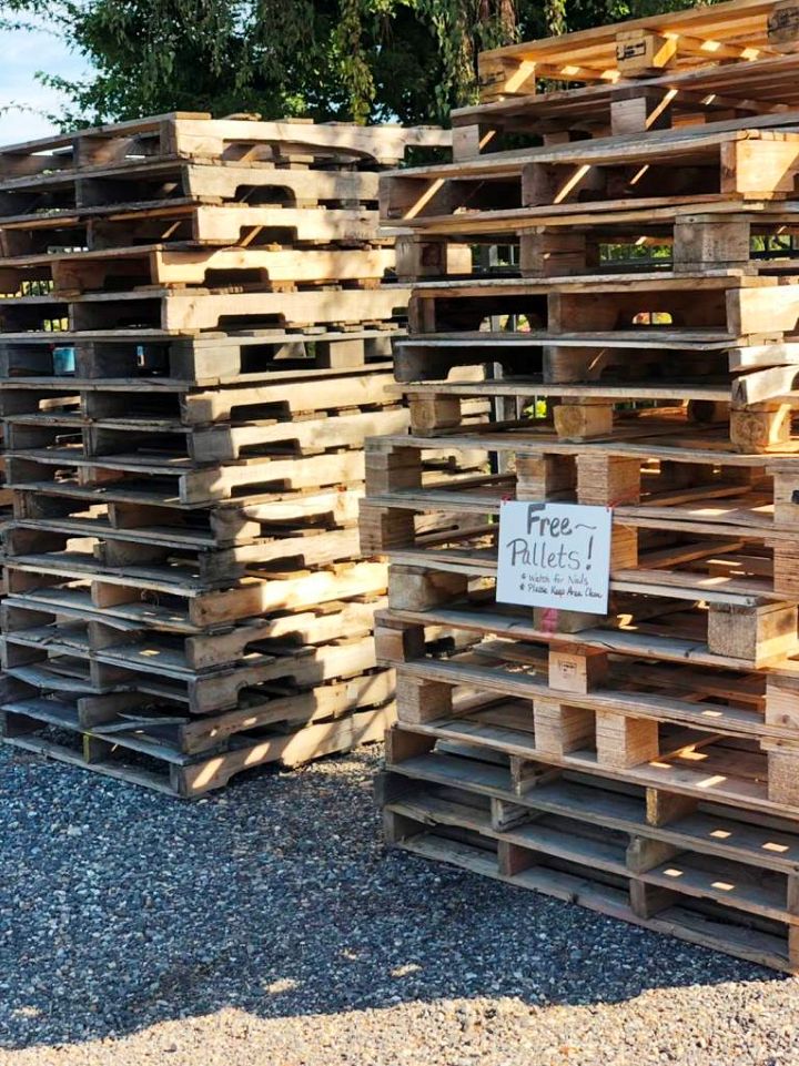 See These Locations for Free Pallets