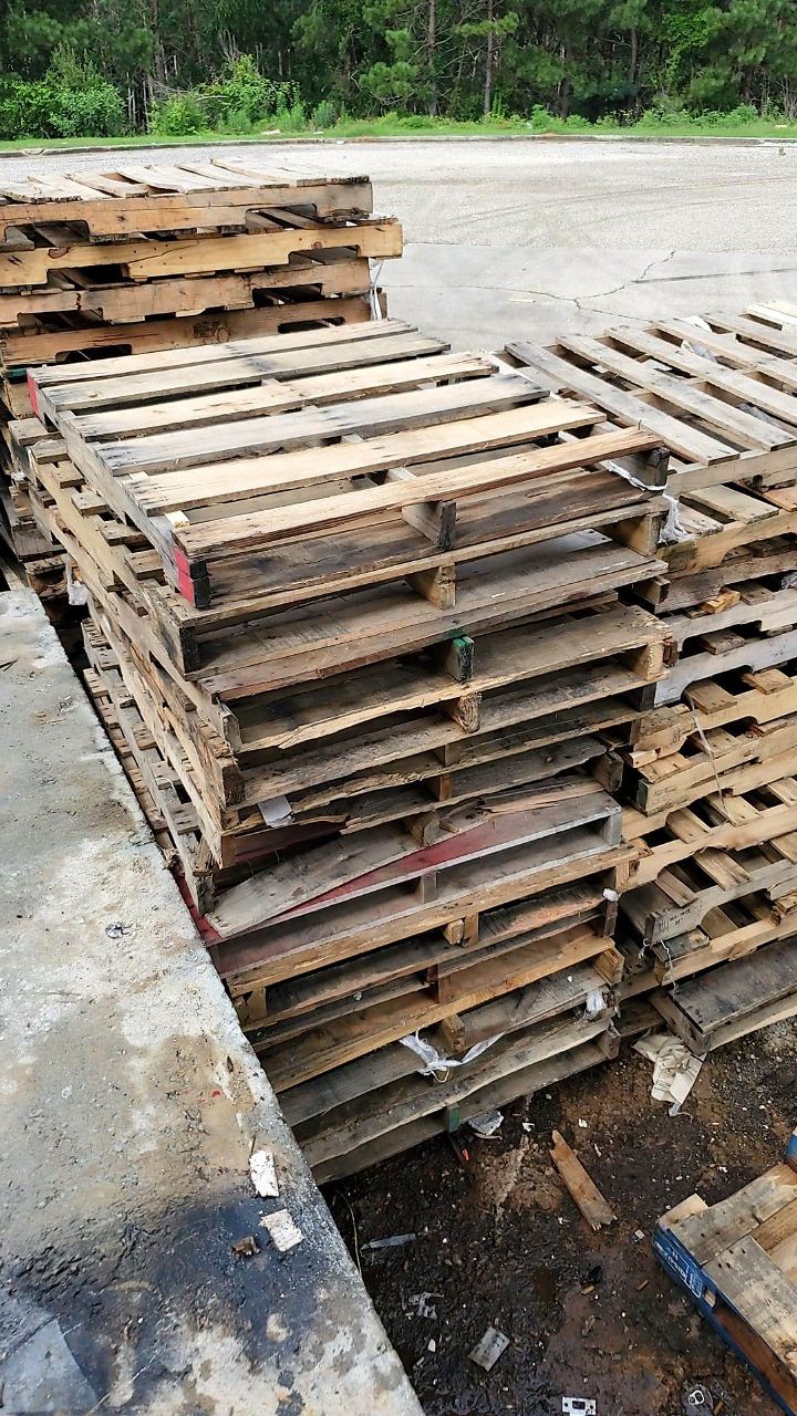 free wood pallets near me