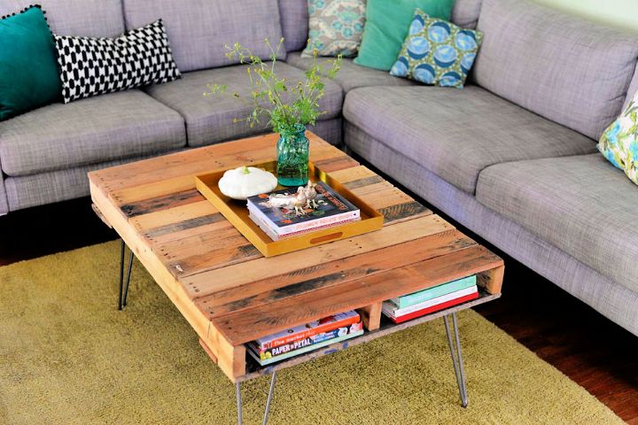 Easy & Versatile DIY Pallet Coffee Table