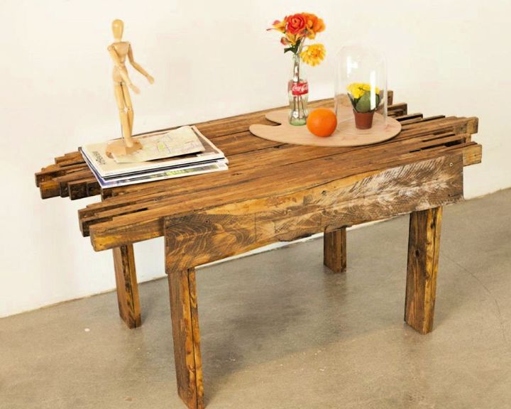 DIY Repurposed Pallet Coffee Table